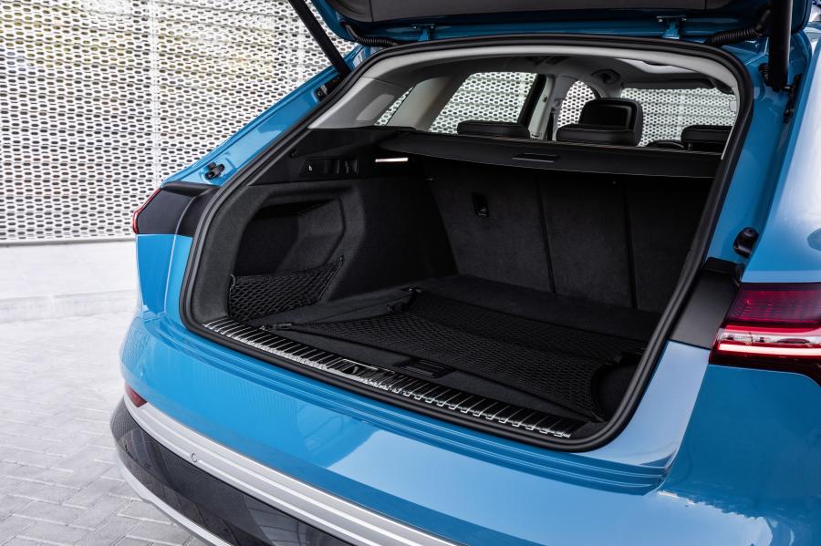 Багажник Audi e-tron 55 Quattro 2019 года  (WW) (фото 171 из 452)
